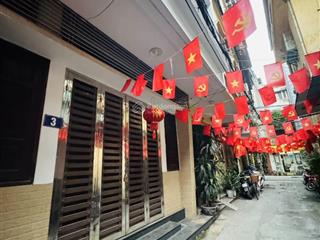 Anh tới chính chủ bán căn nhà cầu giấy  phân lô ô tô  ngõ thông  gần phố khách xem là chốt!