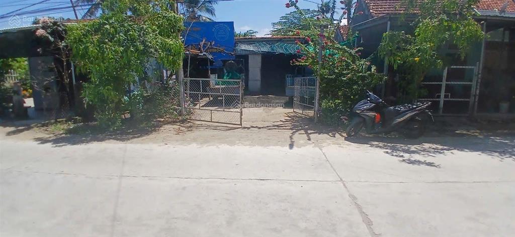 Bán đất xã ninh lộc, cách quốc lộ khoảng 1km, đường ô tô chạy đến đất. cách uỷ ban xã ninh lộc 200m