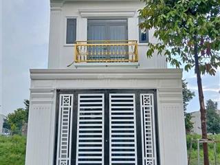 Nhà phố sang trọng  kdc cao cấp, mặt tiền hùng vương,  bến cát