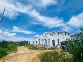 Chính chủ nhượng lại lô đất đối diện khu nghĩ dưỡng, cạnh nhà dân sẵn giá 300tr.  0879 665 ***