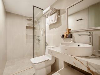 Bán khách sạn tại hồ nghinh, sơn trà, đà nẵng, 374 triệu / m2, 185 m2, đẹp, nhiều tiện ích