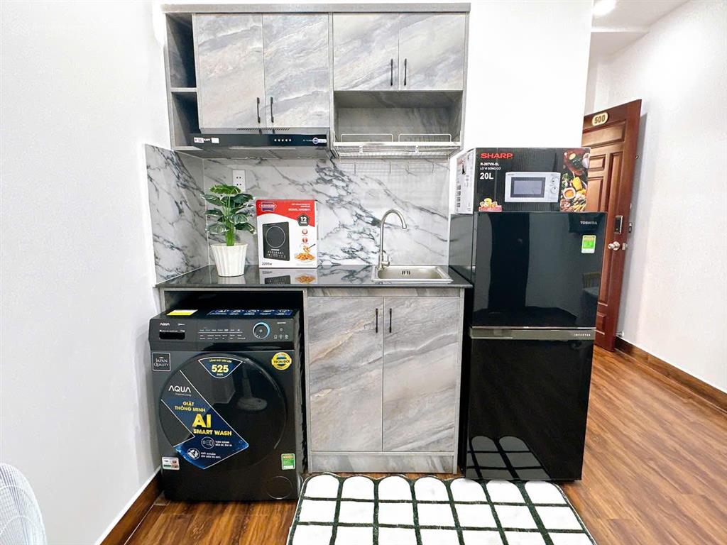 Căn hộ 1 phòng ngủ tách bếp có thang máy ban công lớn máy giặt riêng ở nhật tảo, quận 10