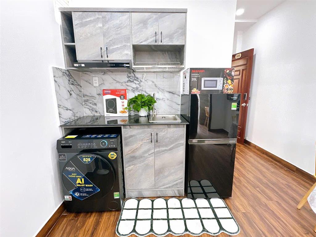 Căn hộ 1 phòng ngủ tách bếp có thang máy ban công lớn máy giặt riêng ở nhật tảo, quận 10