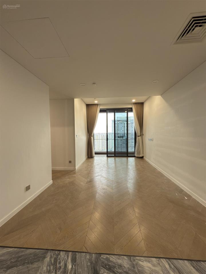 Bán nhanh căn góc 2pn tầng cao tháp east sẵn sổ tại lumiere riverside cắt lỗ