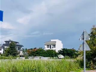 Bán đất lô góc 2 mặt tiền đường phạm hữu lầu sổ đỏ cầm tay