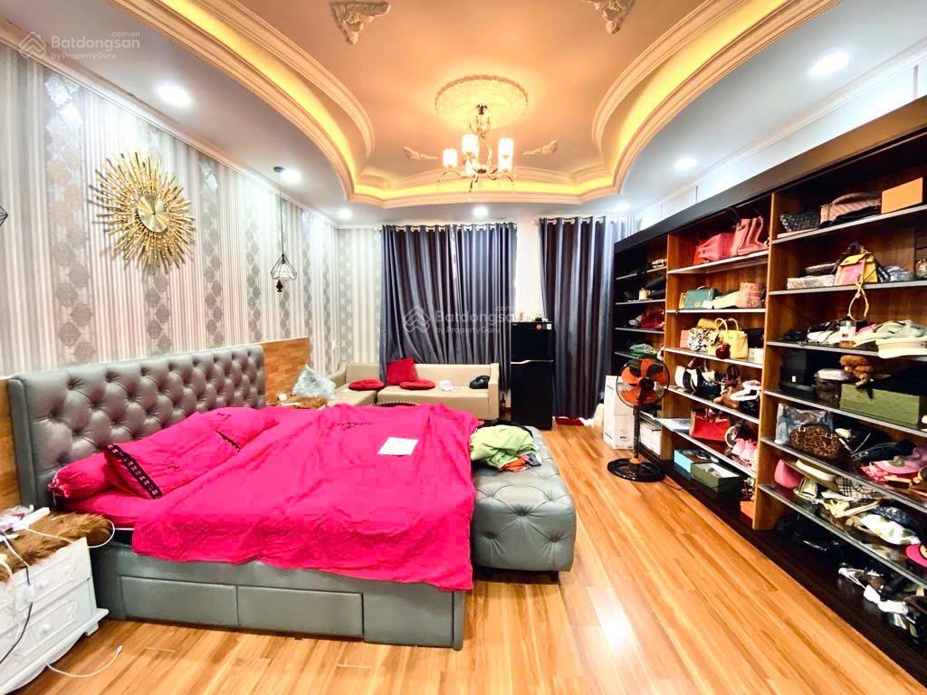 Nhà siêu đẹp diện tích khủng chủ nhiệt bán giá 11.4 tỷ