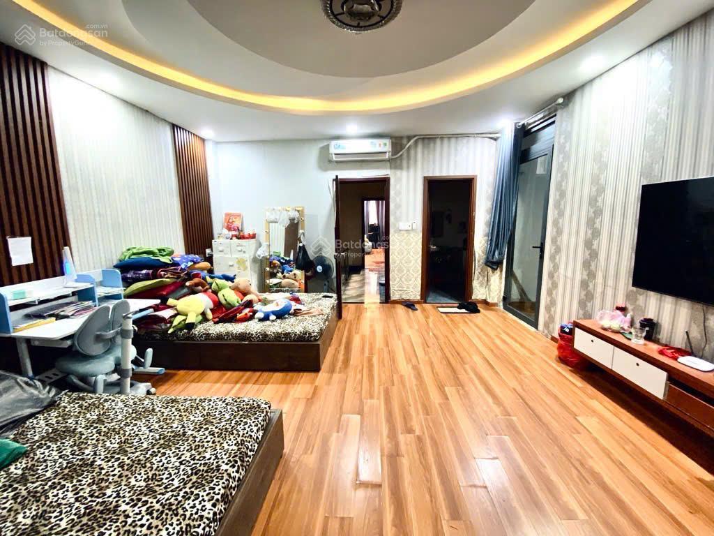 Nhà siêu đẹp diện tích khủng chủ nhiệt bán giá 11.4 tỷ
