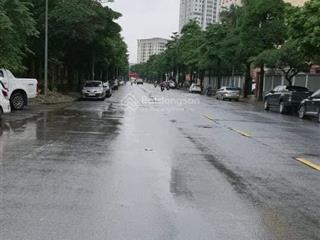 Nguyễn văn huyên ô tô tránh kinh doanh, nhà đẹp như mơ. dt 70m 5 tầng mt 4.5m, giá 26.5 tỷ