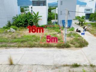 Lô đất tái định cư hòn rớ 2  tp nha trang, ra biển 5p di chuyển, đường ô tô 10m 2 tỷ 600 triệu