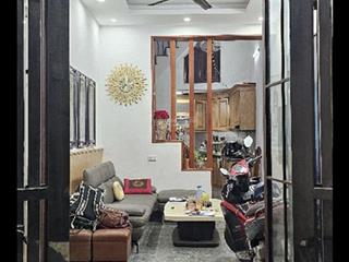 Mỗ lao nhà 40m2 giá 8 tỷ, ngõ ô tô đỗ cửa