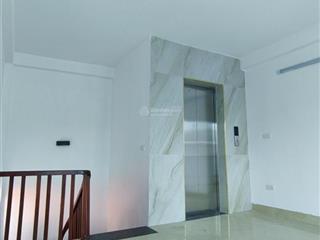 Lô góc kđt xa la  ô tô đỗ cửa  thang máy  36m2 x 5 tầng, 8.6 tỷ