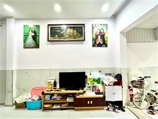 Bán nhà 3 tầng 1 sẹt đường lò lu thủ đức hẻm xe tải 4pn có wc riêng. gần lã xuân oai.