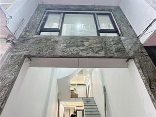 Nhà đẹp dân xây, view aeon long biên, 5 phút ra cầu vĩnh tuy tại đàm quang trung  6.65 tỷ, 35 m2