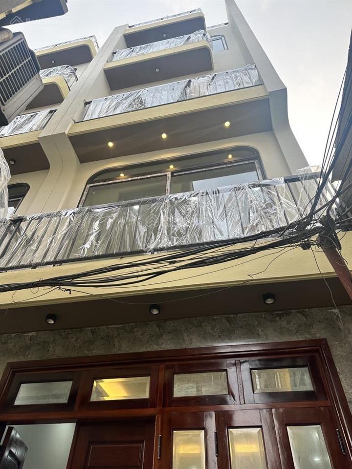 Nhà đẹp phân lô, cách ôtô 10m, trung tâm thạch bàn, long biên, khu dân trí cao. 34m giá chỉ 6.98 tỷ