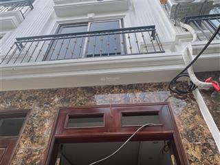 Nhà phố liên mạc / 6 tầng thang máy ô tô tránh, dừng đỗ ngày đêm khu sầm uất, gần trừong