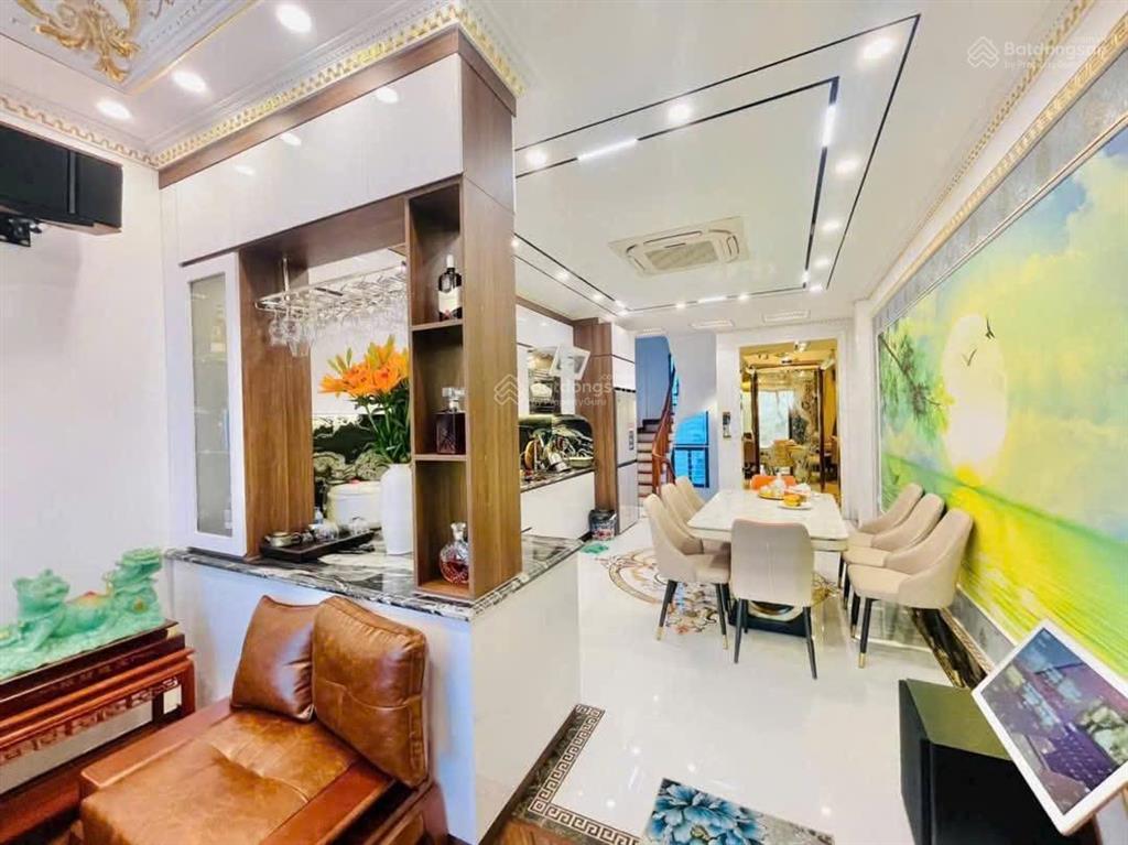 Cực đẹp!phân lô hoàng quốc việt, ô tô vào nhà, mặt tiền rộng, ngõ thông vòng quanh, ở sướng, 68m*5t