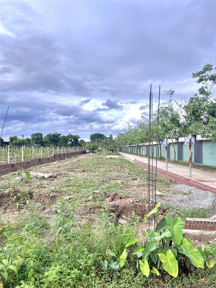 Siêu phẩm nhà vườn hồng vân 2600m2 mặt tiền 27m, giá chỉ 3tr/m2. chính chủ cần bán gấp đất