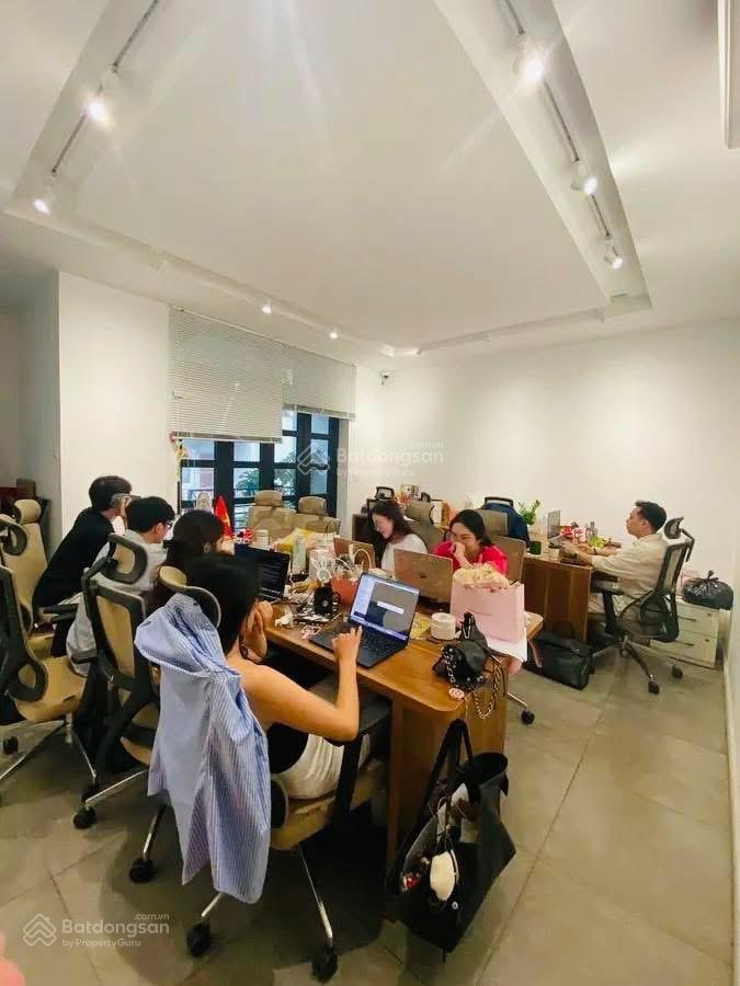 Đầu tư chắc lời  biệt thự  lk  đặng văn ngữ 106m2 chỉ 35 tỷ! cực phẩm mt 6.7m  phân lô  gần hồ