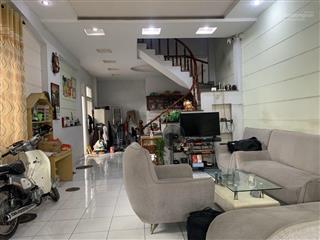 Nhà bán hxh quốc lộ 13, lô góc  2 tầng, 110m2, giá 7,5 tỷ