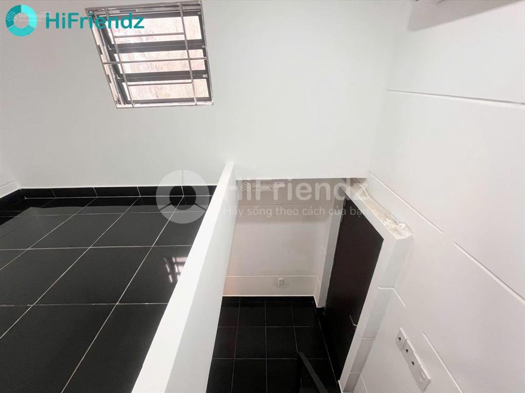 Phòng sang xịn mịn  gác 1m8  ngay tôn thất thuyết, gần khánh hội, nguyễn tất thành, quận 1 quận 7