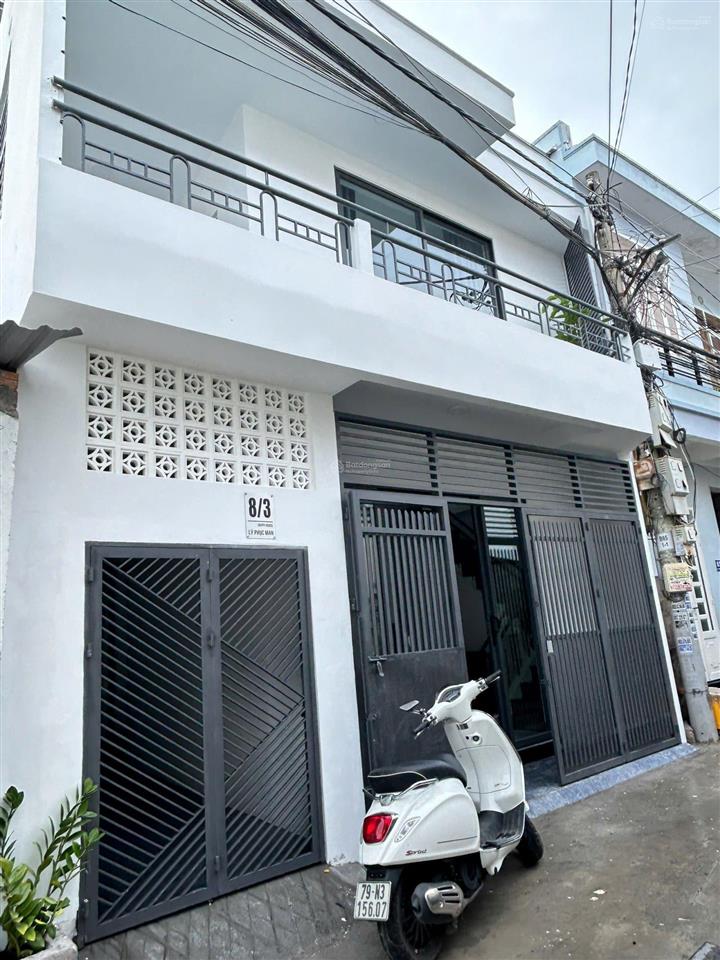 Nhà nha trang mới đẹp 4,3 tỷ cách bãi tắm hòn chồng 700m