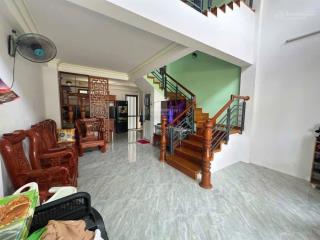 Nhà nha trang  3 tầng gần biển 3,1 tỷ 42m2 hướng đông nam ngang 4,7m