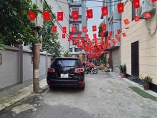 Bán nhà đẹp cự khối long biên, 4 tầng, 30m, ô tô đỗ cổng, giá 4.2 tỷ