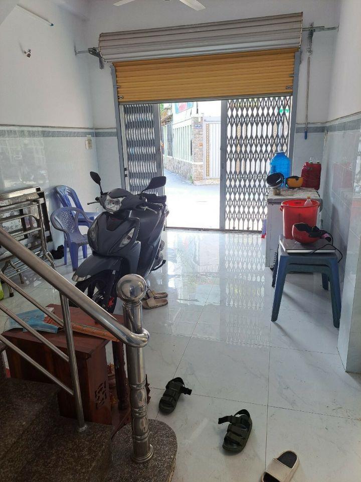 Nhà mặt tiền Gò Vấp đường số 6 ngang 4m dài 11m SHCN 44m2 trệt lầu HC đủ.