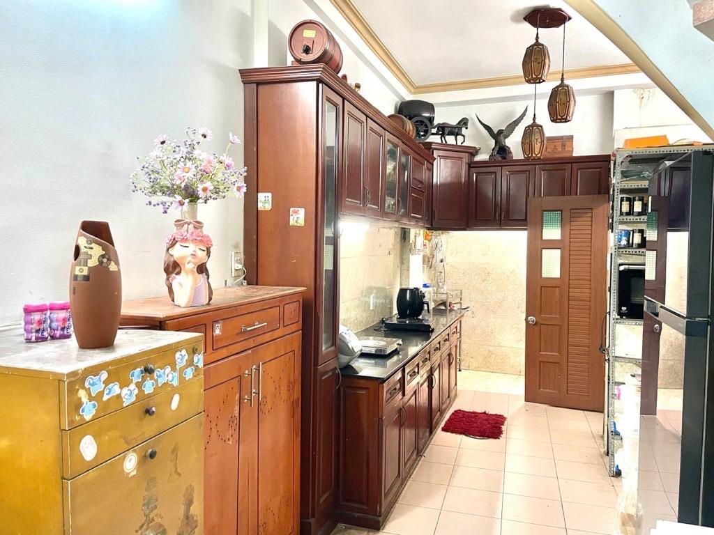 Nhà Quận 10 Hoà Hảo ngang 4,3m dài 12m trệt lững lầu BTCT hoàn công đủ