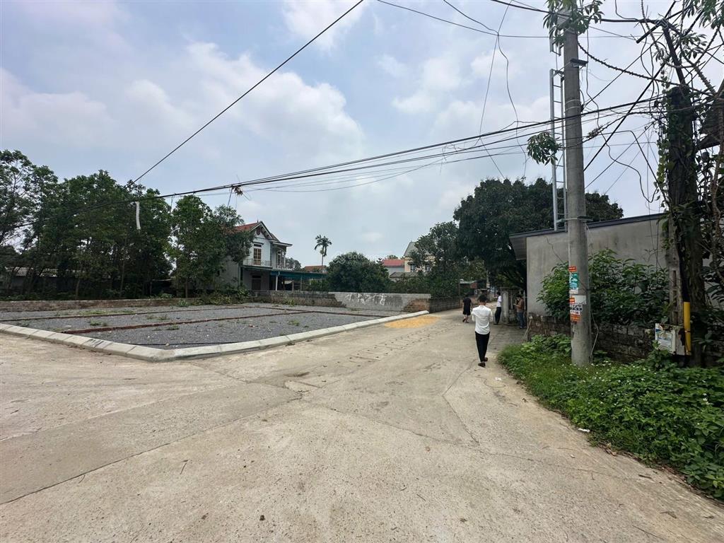 Chính chủ bán gấp lô đất đẹp trung tâm xuân mai 85.7m2, mặt tiền 6m ô tô tránh sổ đỏ sẵn