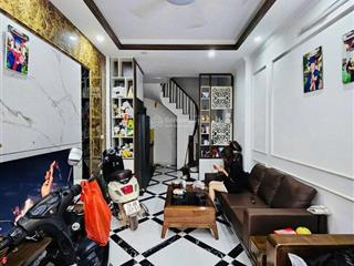 Hot. chính chủ bán nhà yên hoà dt 33m2 6.8 tỷ. nhà 5 tầng, lô góc, ngõ 3 gác, gần ôtô