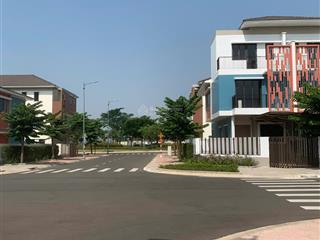 Cần tiền bán lỗ căn góc nhà phố tại sun casa central, giá 4,6 tỷ bao tất tần tật