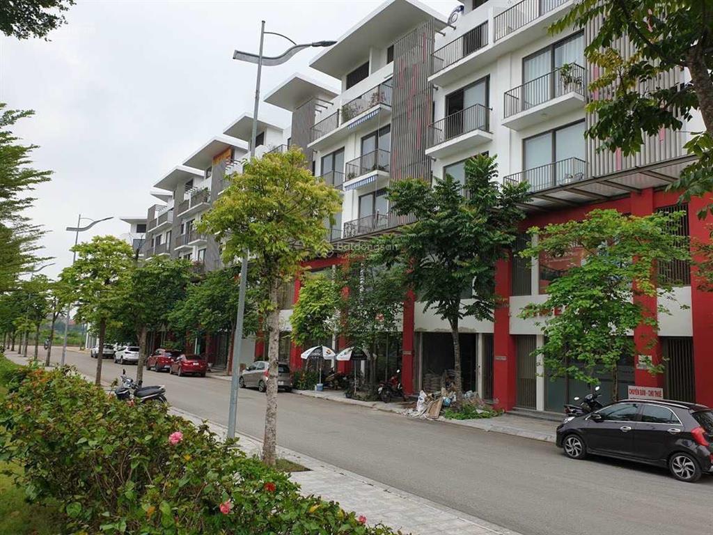 Cần bán căn liền kề khai sơn city góc xẻ khe thoáng, gần sảnh chung cư, sẵn sổ đỏ, diện tích 99,2m2
