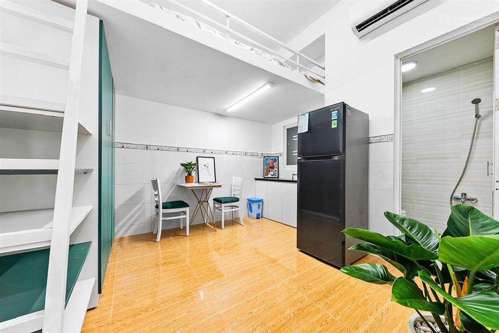 Duplex đủ nội thất, ở 23 người. ngay cầu thị nghè. toà nhà thang máy, hầm xe. tiện đi làm và học