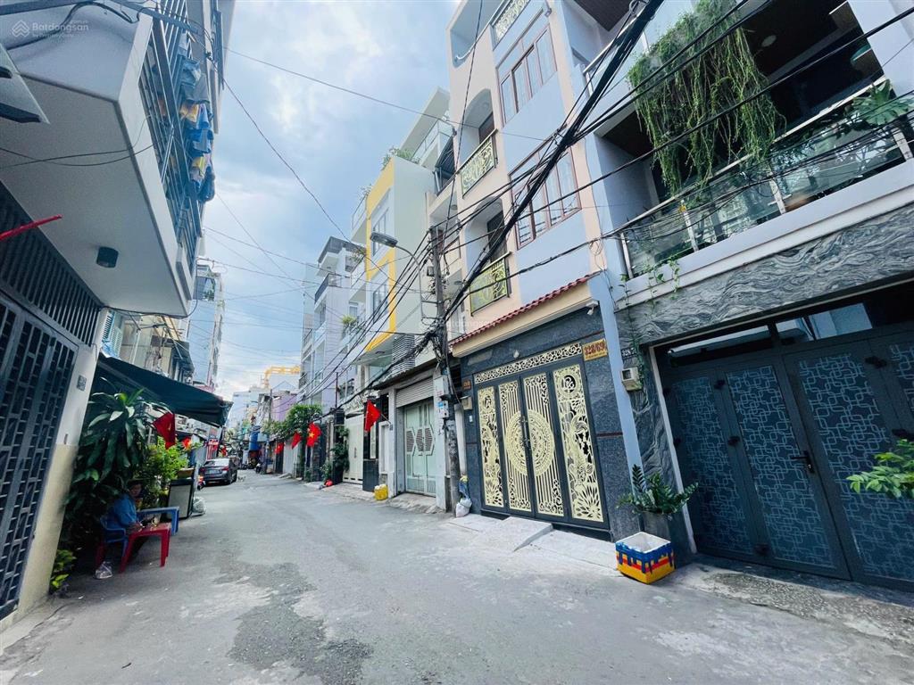 Bán nhà hẻm ô tô thông 97 nguyễn gia trí. btct 4 tầng 8pn. cho thuê 40 triệu/th. ngay đh hutech