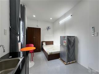 Phòng studio đủ nội thất, cửa sổ lớn thoáng, thang máy, hầm xe. ngay chợ bà chiểu  phan đăng lưu.