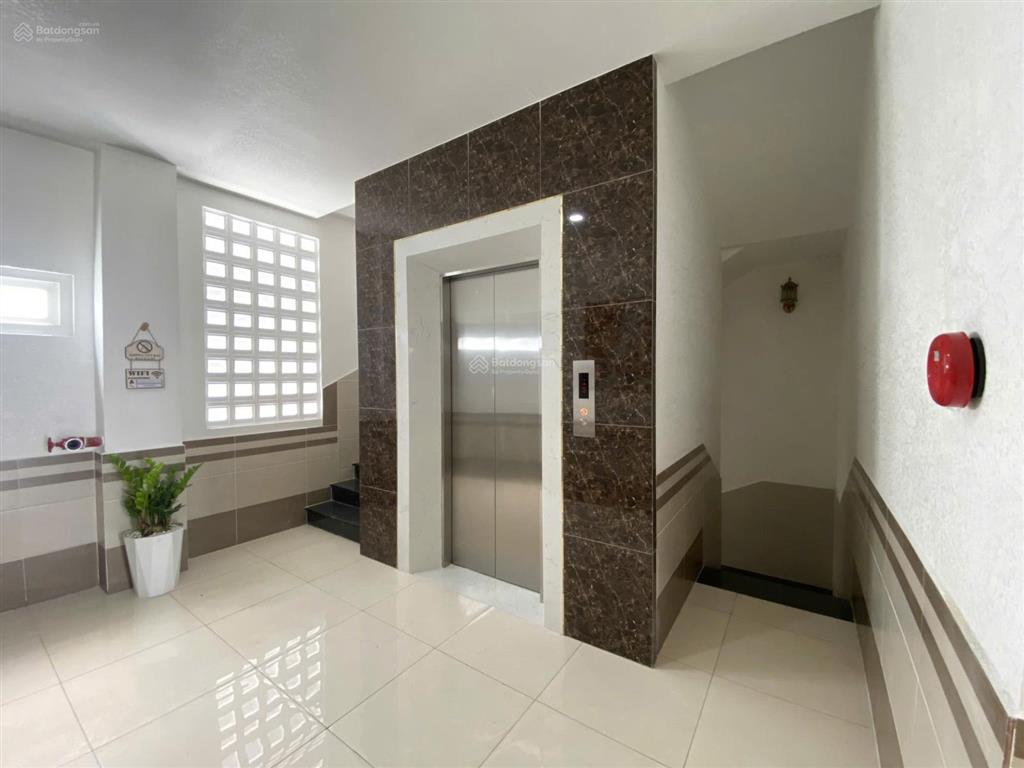 Duplex gác cao, đủ nội thất, toà nhà thang máy, hầm xe. ở 34 người. ngay học viện cán bộ, đh vlu