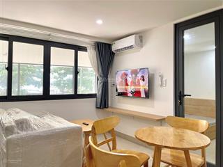 Khai trương căn hộ 2 phòng ngủ, full nội thất, thang máy, giặt riêng. ngay ngã tư hàng xanh.