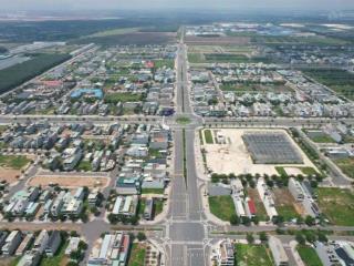 1 lô duy nhất bán gấp biệt thự 250m2 giá 3,4tỷ ngay trục chính tđc lộc an  bình sơn. chính chủ
