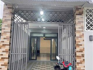 Chủ nhà cần bán căn nhà ở đường nguyễn cửu phú vị trí đẹp thoáng mát