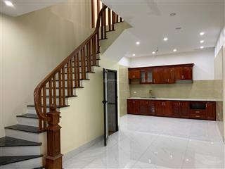 Chủ nhà tâm huyết tự xây mới, căn 40.5m hà đông, giá 4x tỉ, ô tô đỗ gần nhà nở hậu, mt4.3m