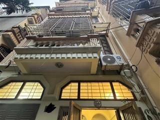 Bán gấp nhà hoàng cầu đống đa, dt 50m2  5 pn, trước nhà rộng 4m, đủ công năng hộ gia đình, ở ngay