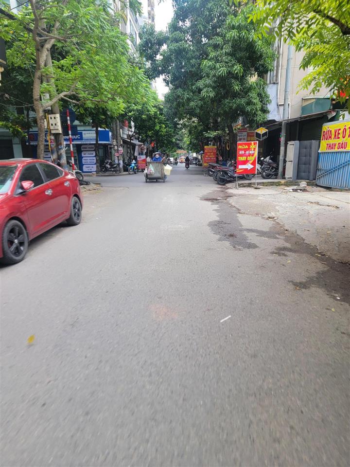 Nhà 7 tầng mặt phố hoàng công kiến hưng thang máy kinh doanh đỉnh. phố hiếm người bán