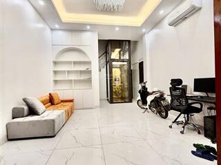 Chính chủ cần bán nhà phố lò đúc nguyễn cao. ô tô đỗ cửa, thang máy, thuận tiện kinh doanh...