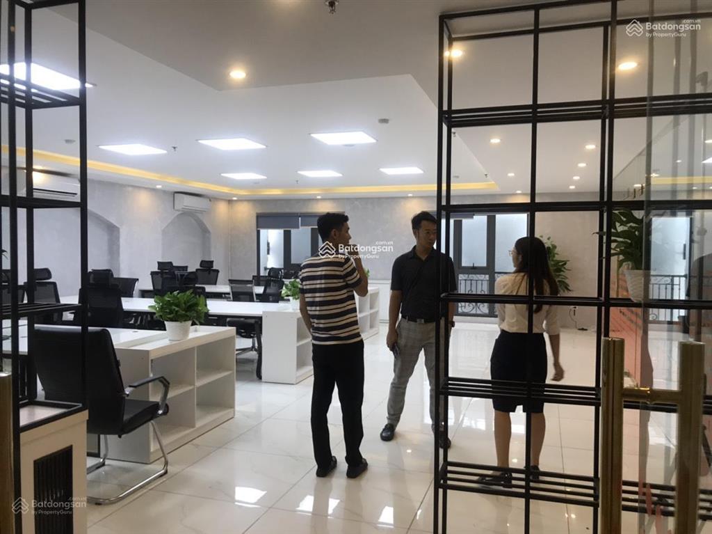 Cho thuê vp giá siêu hời tòa richy tower mạc thái tổ. dt 445m2 có thể chia nhỏ theo nhu cầu