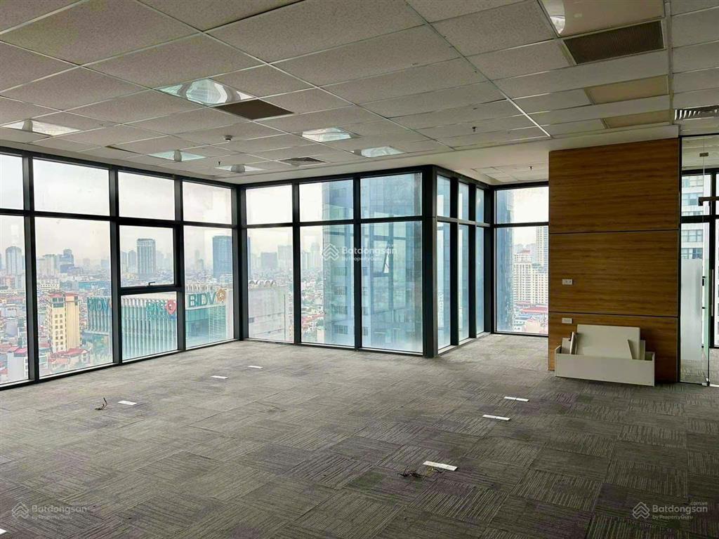 Bql cho thuê vp giá sốc toà discovery complex cầu giấy. dt 500m² có thể chia nhỏ, giá 150k/m2/tháng