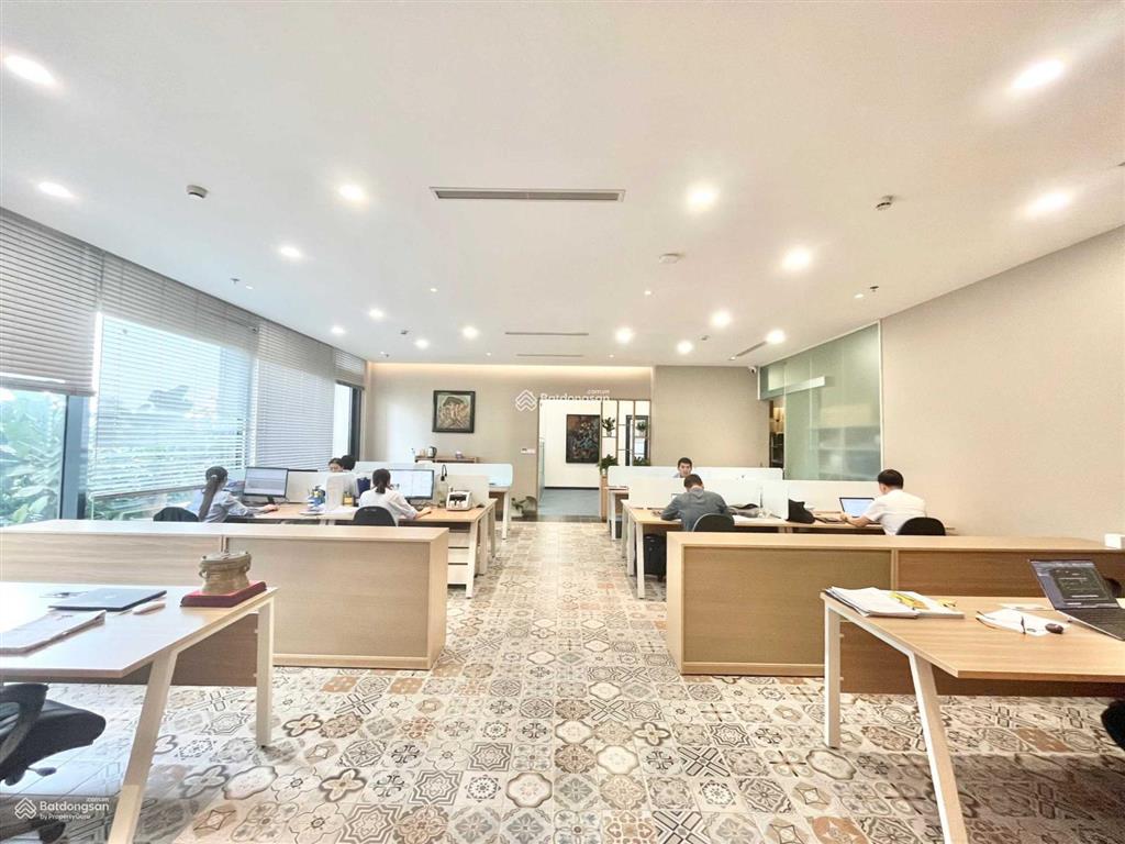 Cho thuê vp tại cornerstone building 16 phan chu trinh, dt 100200 300 ***m2, giá 140k/m2