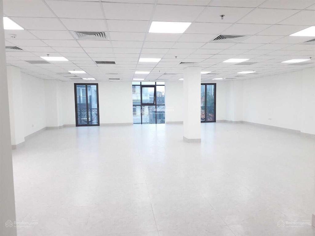 Bql cho thuê vp giá tốt tại tòa hapro 11b cát linh. dt 200m2 có thể chia nhỏ, giá thuê 300k/m2/th