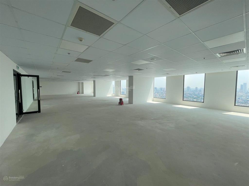 Bql cho thuê vp giá tốt tại rox tower hồ tùng mậu. dt 200m2 có thể chia nhỏ. giá thuê 200k/m2/th