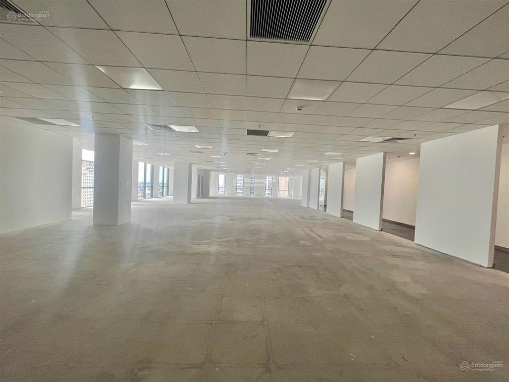 Cho thuê vp giá tốt tại tòa vcci tower đào duy anh, đống đa. dt 1.300m2 có thể chia nhỏ